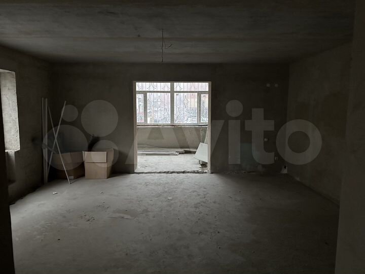 3-к. квартира, 108 м², 1/9 эт.