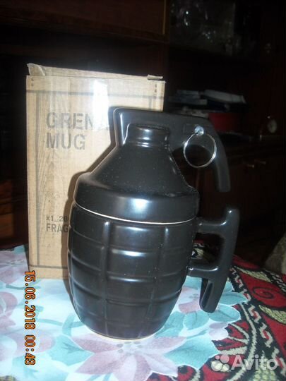 Кружка керамическая в виде гранаты подарочная