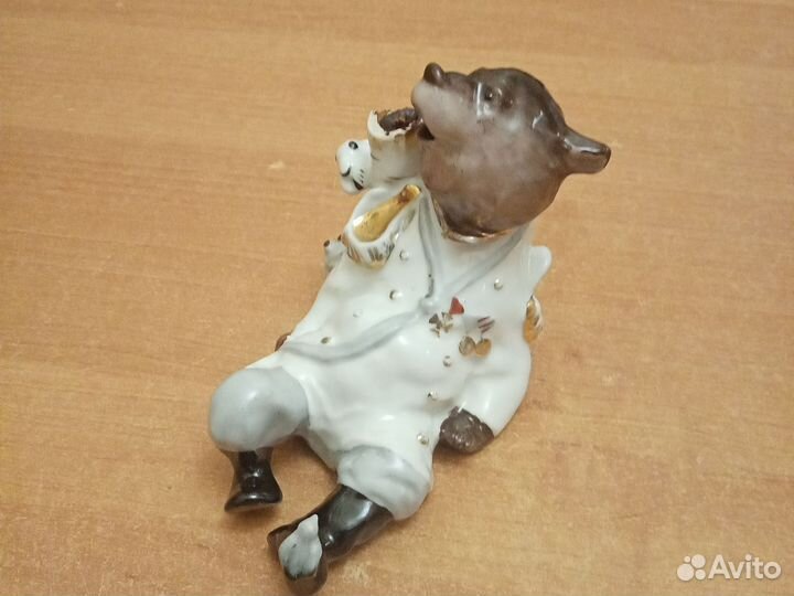 Медведь на воеводстве на рестоврацию