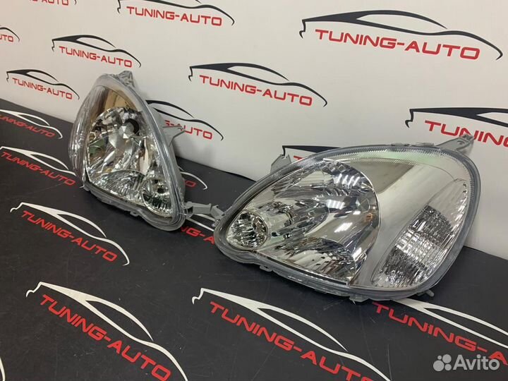 Фары RH+LH Toyota Vitz (XP10/13/15) 2002-2005 год. Комплект новые
