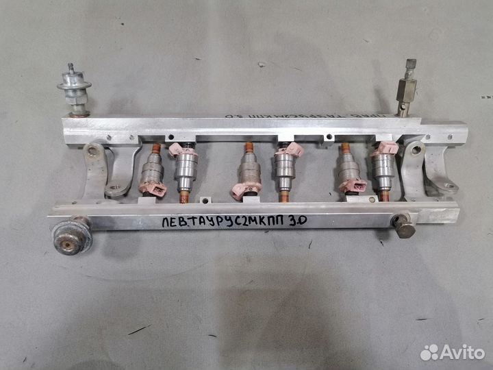 Топливная рампа в сборе Ford Taurus 2 седан 1995