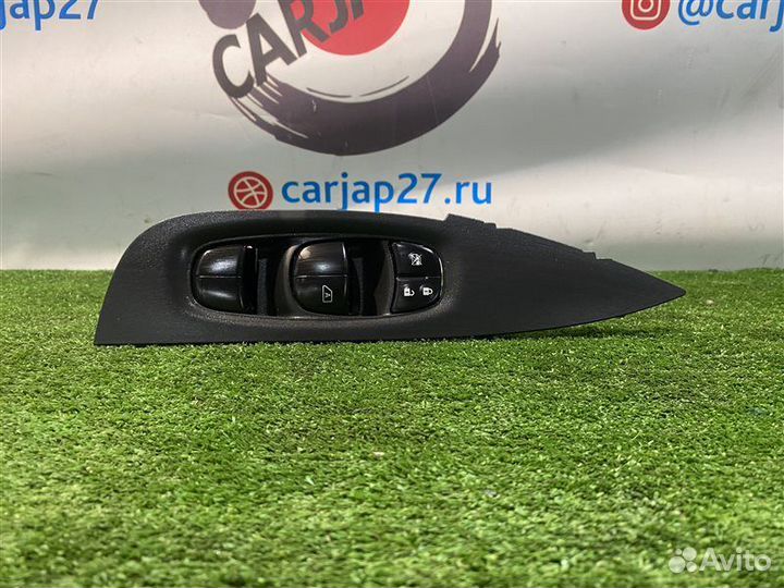 Блок управления стеклами(2) передний правый Nissan