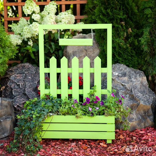 Деревянные уличные кашпо