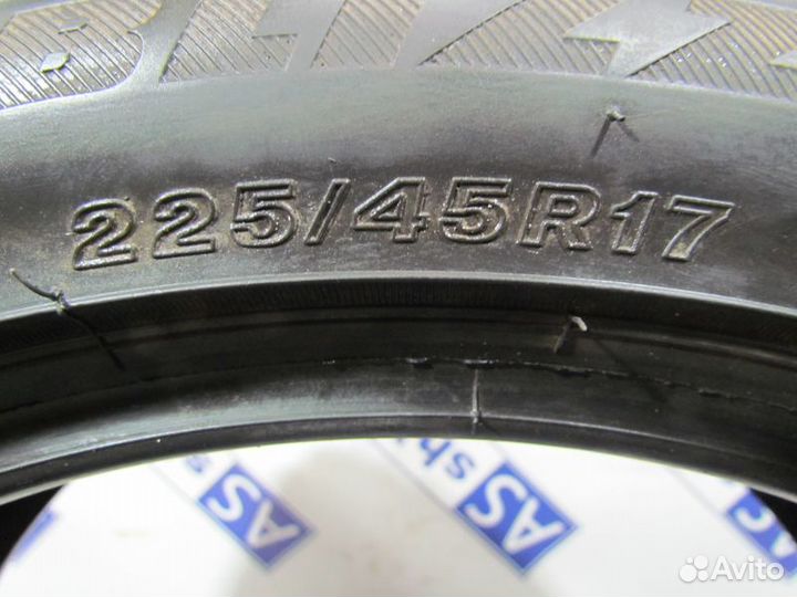 Bridgestone Blizzak LM-32C 225/45 R17 99G