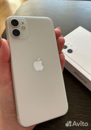 iPhone 11, 64 ГБ