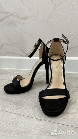 Босоножки женские 37 размер