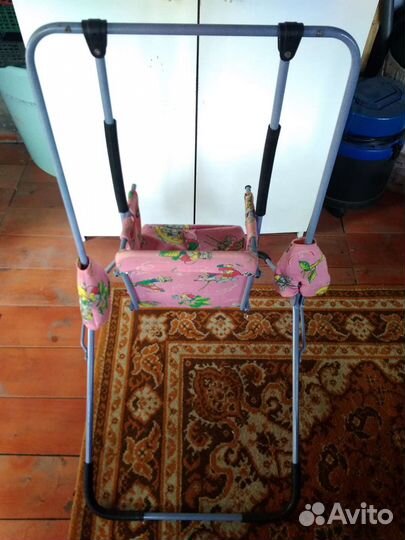 Детская качелька