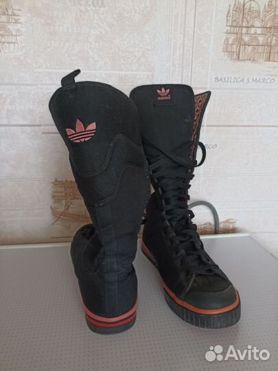 Женские ботинки