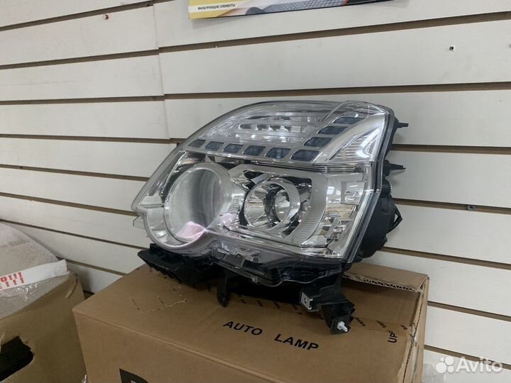 Фара левая Nissan X-Trail T31 2010-2014 галоген