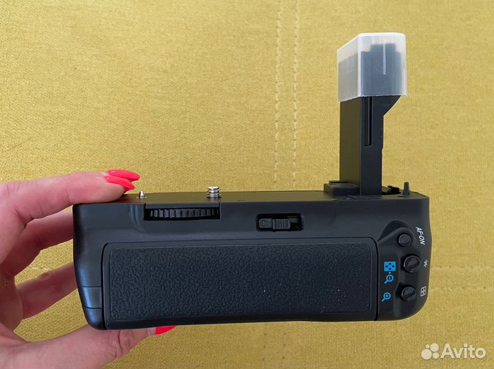 Аккумуляторный блок рукоятка BG-E6