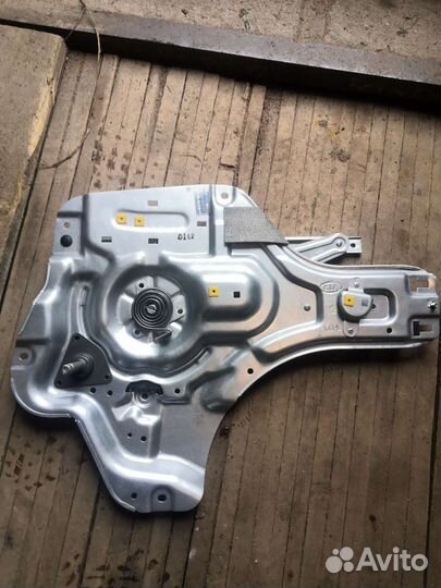 Задний Стеклоподемник kia cerato