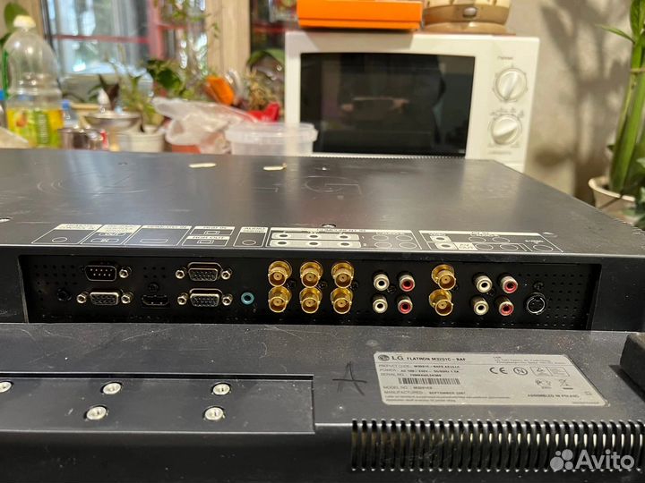 Монитор LG Flatron (Корея), диагональ 32