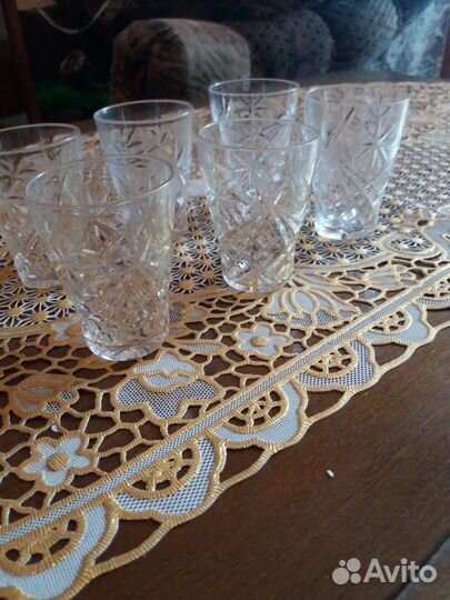 Рюмки, бокалы хрустальные и из цветного стекла