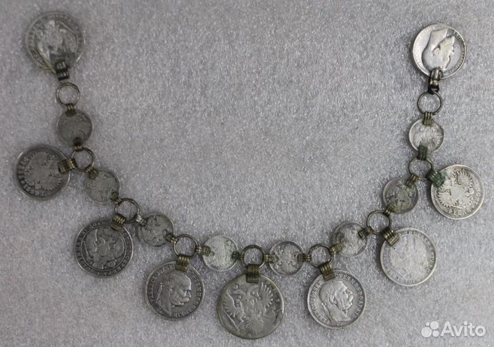 Старинное украшение из 17 серебряных монет Монисто
