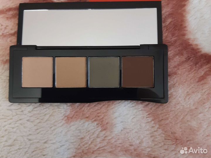 Shiseido essentialist eye palette