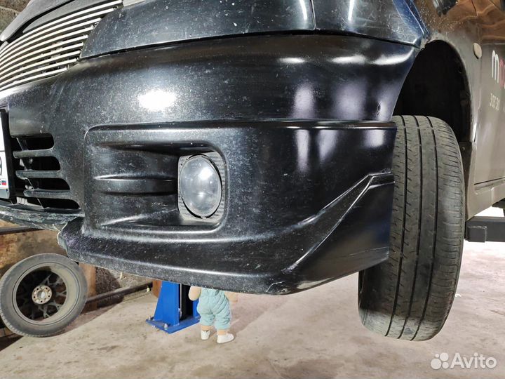 Бампер передний Тойота Функарго