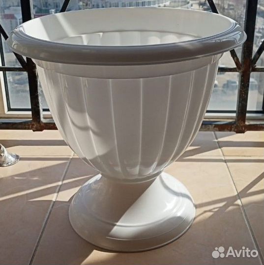 Цветочные горшки пластик б/у