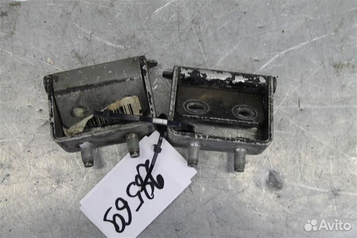 Петли крышки багажника Nissan Qashqai J10