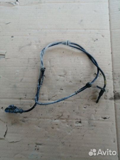 Датчик abs передний правый Nissan Tiida C11 HR16DE