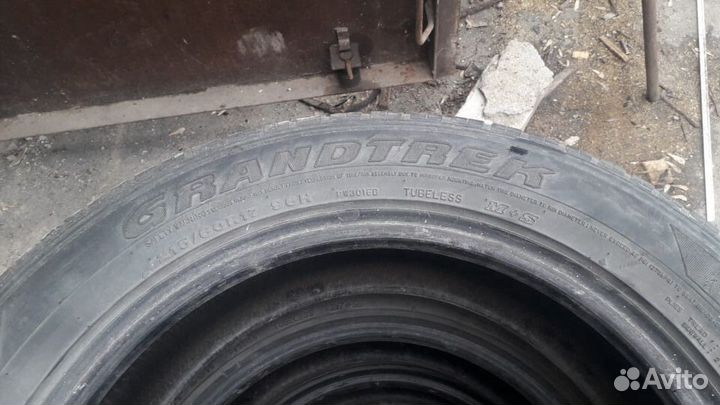 Dunlop Grandtrek ST20 215/60 R17 96H