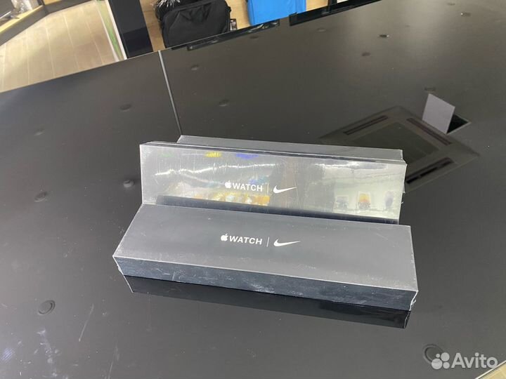 Apple Watch SE 44mm Space Gray Nike Sport Band