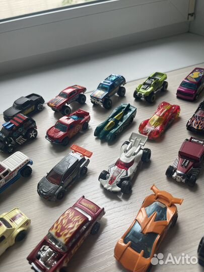 Машинки hotwheels