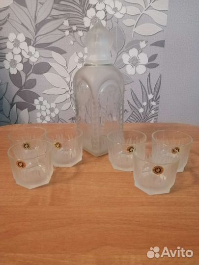 Графин хрустальный со стопками