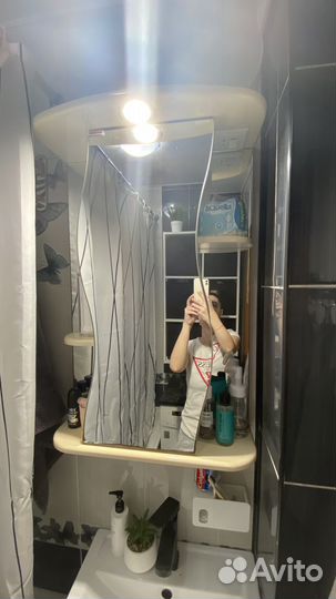 Шкаф с зеркалом для ванной