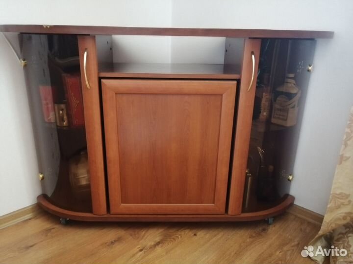 Продам тумбу