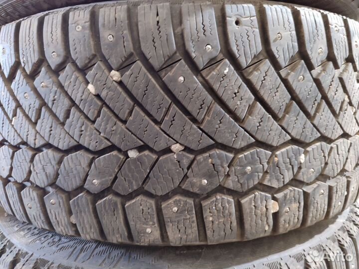 Gislaved Nord Frost 200 235/45 R17 97T