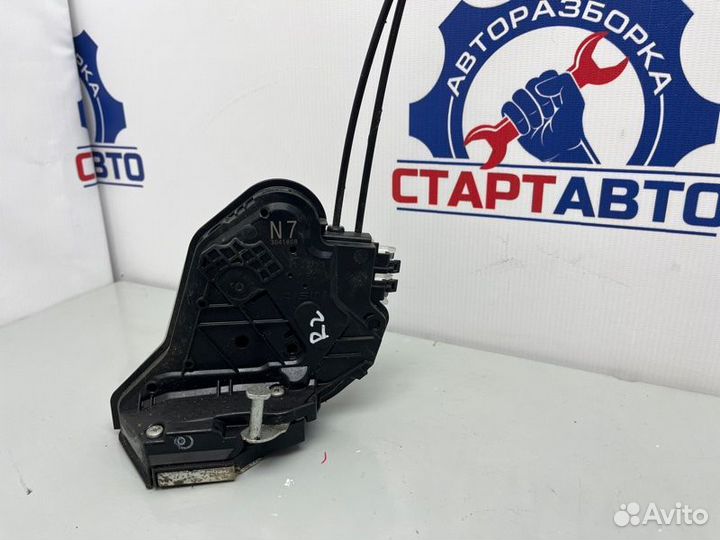 Замок двери задней правой Toyota Corolla E180 1ZR