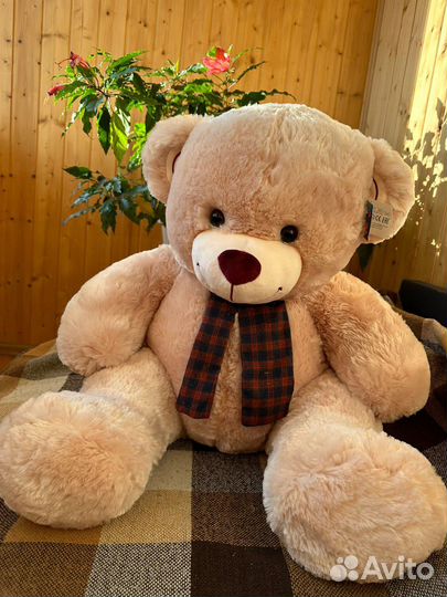 Плюшевый мишка большой