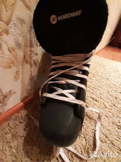 Коньки хоккейные