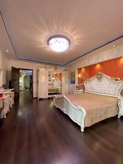 3-к. квартира, 120 м², 6/9 эт.