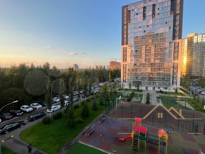 2-к. квартира, 54 м², 5/19 эт.