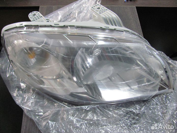 Фара правая Chevrolet Aveo T200