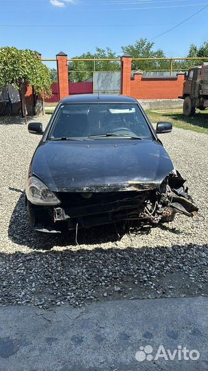 LADA Priora 1.6 МТ, 2011, битый, 300 000 км