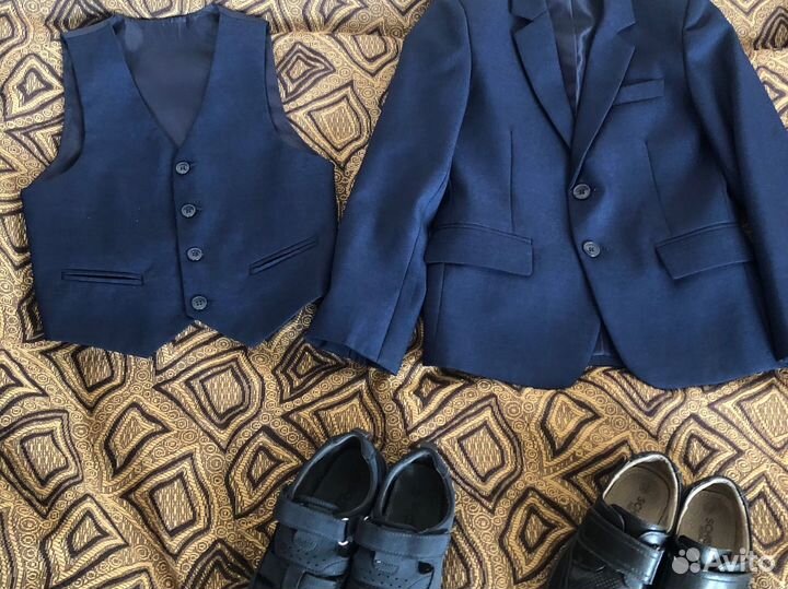 Школьный костюм и обувь на мальчика 7 лет