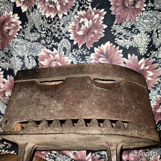 Утюг чугунный старинный