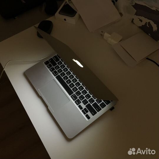 Apple macbook air 11 2010