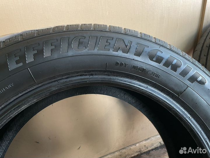 Goodyear EfficientGrip 215/60 R17