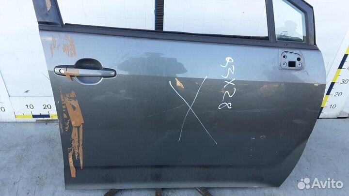 Дверь передняя правая Toyota Corolla Verso