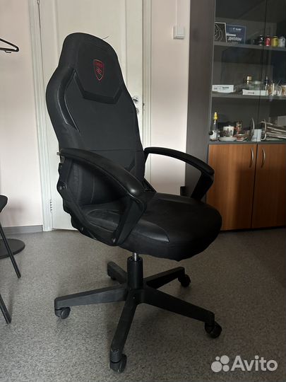 Компьютерное кресло игровое б/у
