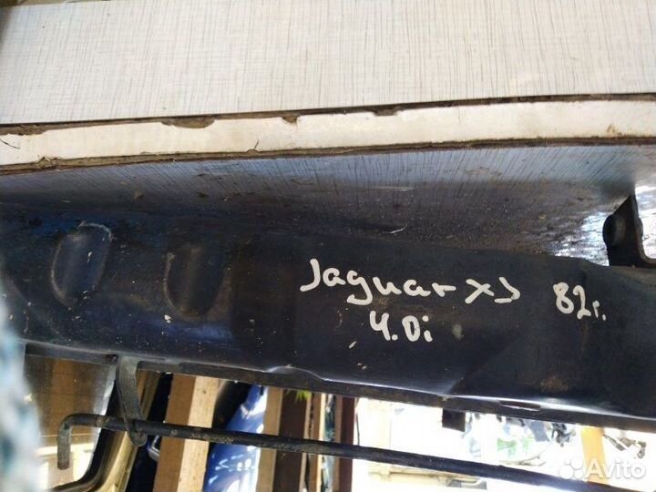 Радиатор охлаждения двигателя Jaguar Xj series 3