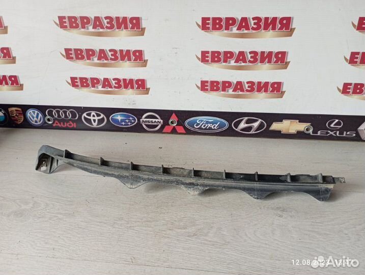 Крепление бампера заднее правое Skoda Octavia A5