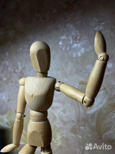 Манекен художнственный. Деревянный человек