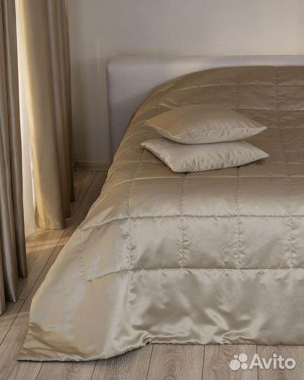 Покрывало на кровать диван Адора Английское золото