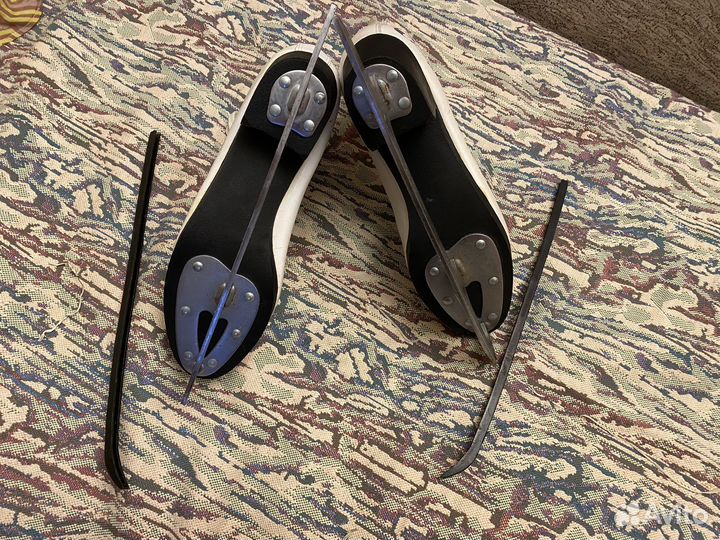 Коньки фигурные 26 размер