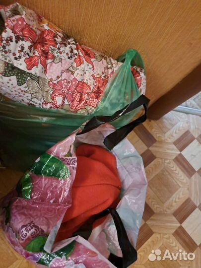 Продам б/у детские вещи 2 пакета