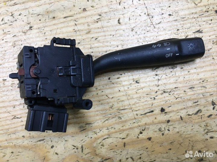 Блок подрулевых переключателей правый Toyota Vista